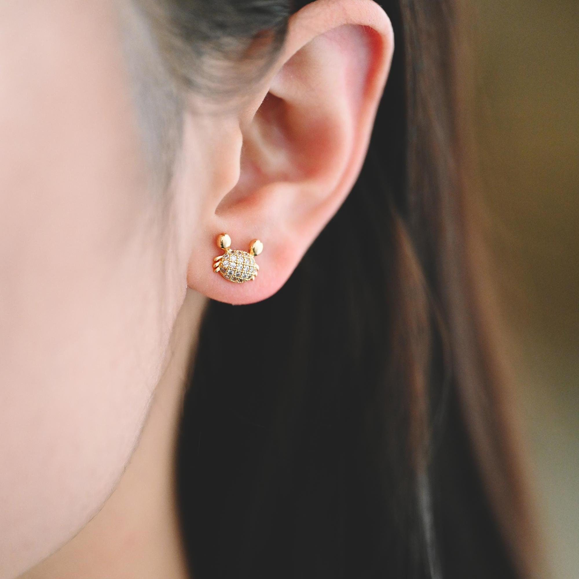 4pcs CZ Pave Gold Crab Earrings, Gold plated Brass, Dianty Crab Stud Earrings (GB-4069)